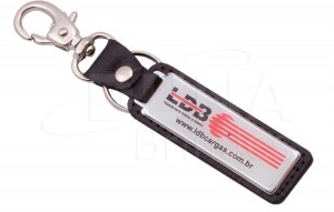 Chaveiro em couro e metal